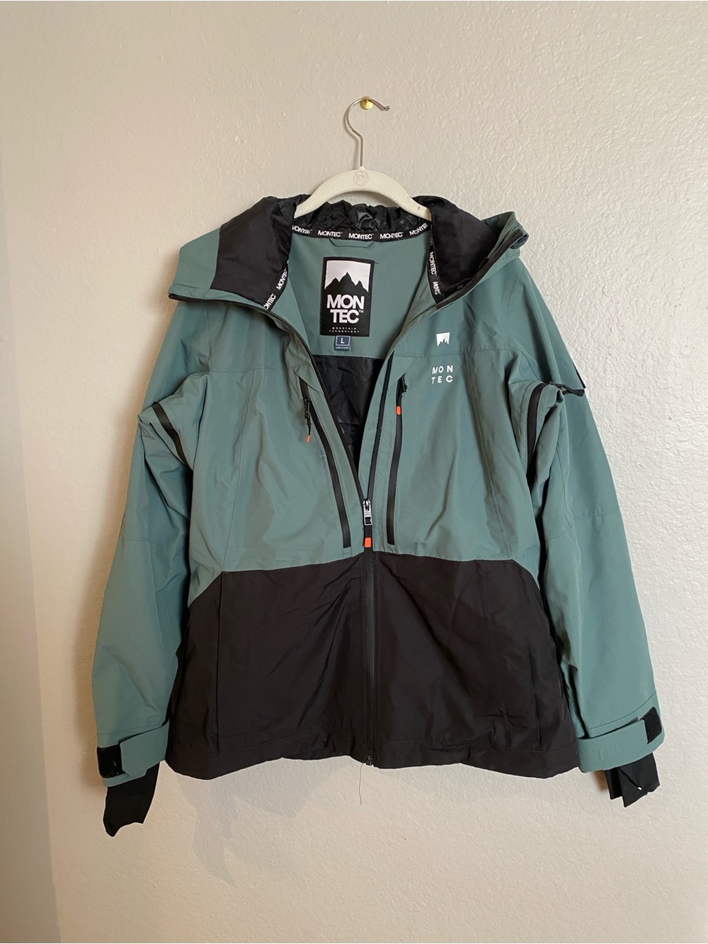 Montec Ski/Snowboard Jacket | Sage Green and Black | Size L